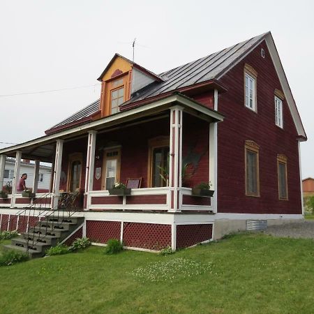 La Vieille Maison Rouge Saint-Tite Luaran gambar
