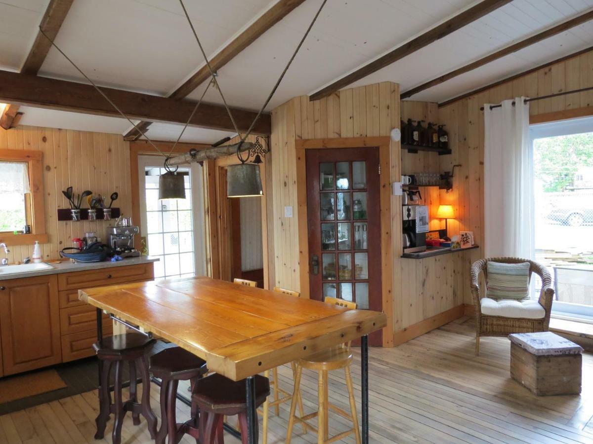La Vieille Maison Rouge Saint-Tite Luaran gambar
