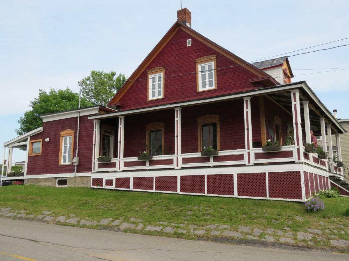 La Vieille Maison Rouge Saint-Tite Luaran gambar